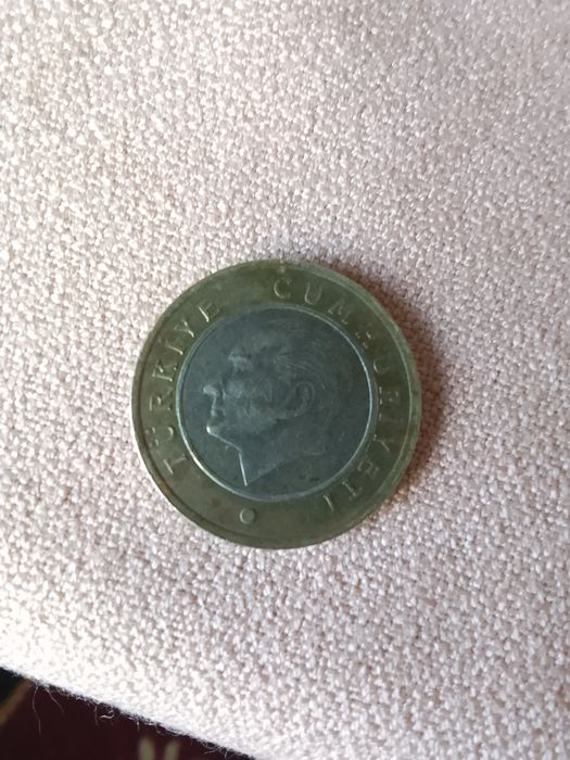 Продам турецкую лиру.