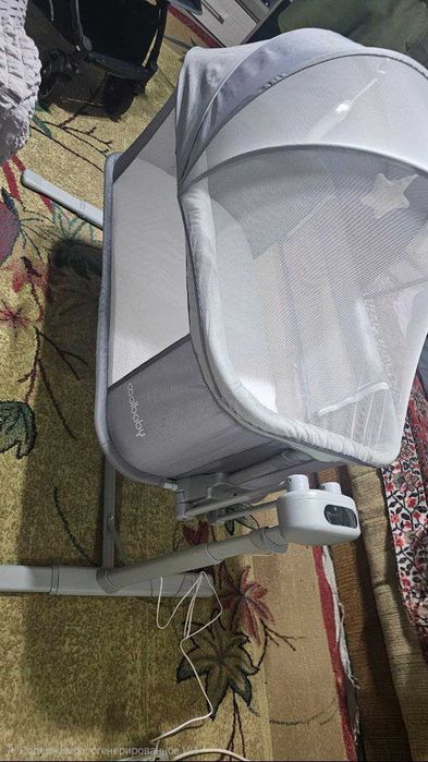 Детская кровать и автокресло