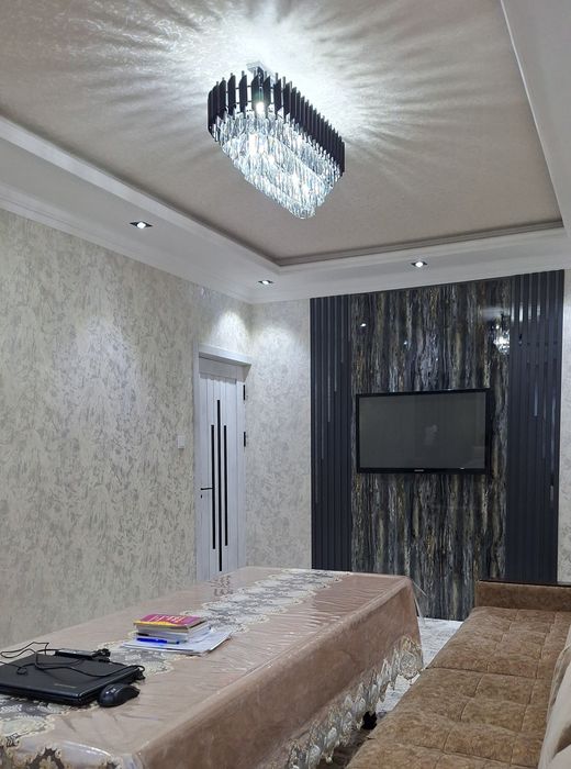 Срочно продаётся 3х комнатна квартира. 8-микрорайон