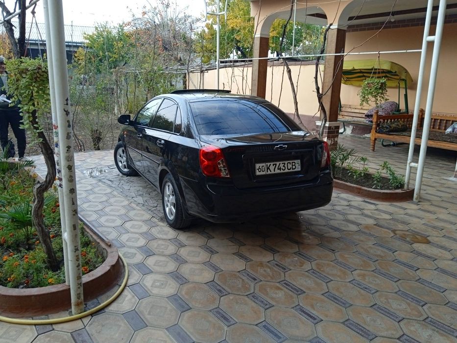 Chevrolet lacetti.  Gentra qilingan