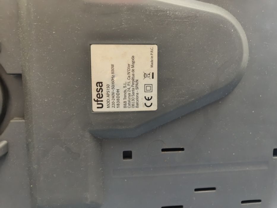 Прахосмукачка с воден филтър Ufesa AP5150