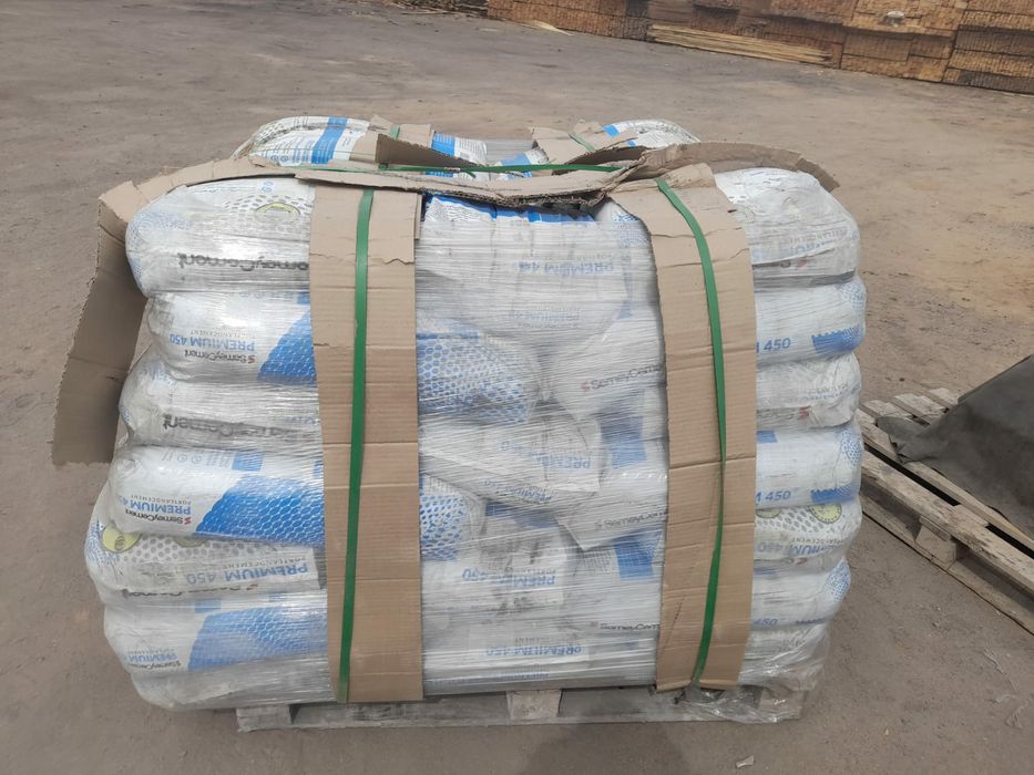 Цемент, балласт, песок, отсев, щебень.