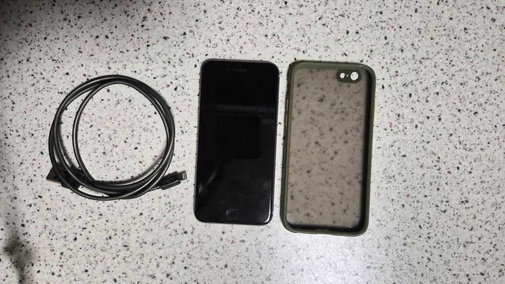 iPhone 6s 16 ГБ — как новый!