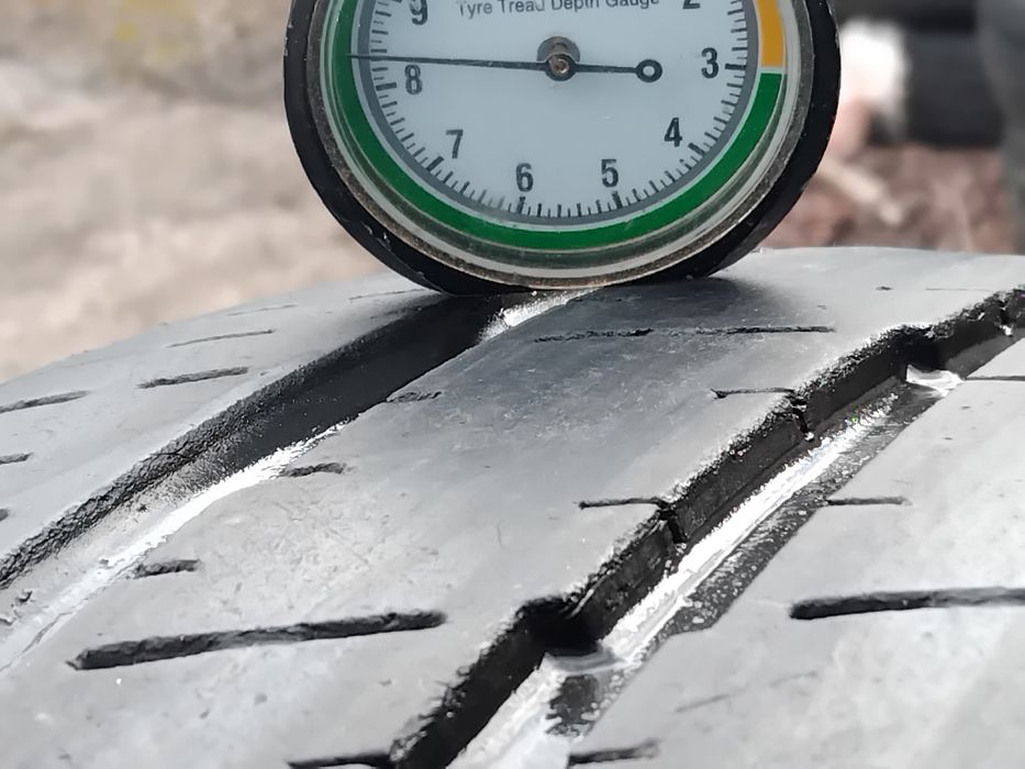 Гуми 235 65 16 C Ц Континентал Continental. Налични са 6 броя - нов внос. Не са нови! Посочената цена е за един брой гума. Без коментар на цената.