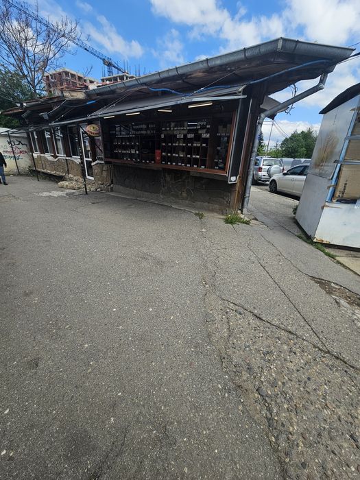 Дава се под наем Магазин в София, Младост 1А - 1 кв.м за 357 € - Снимка #1