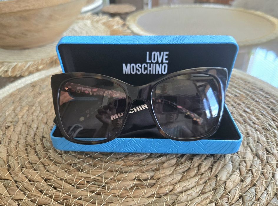 Moschino дамски слънчеви очила НОвИ