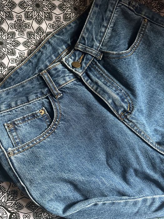 Джинсы 36 размера момс