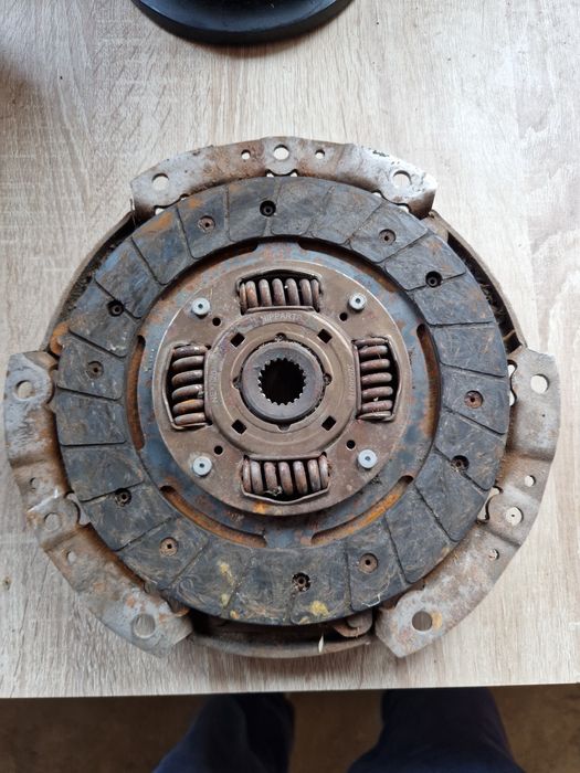 Vând ambreiaj Suzuki Vitara