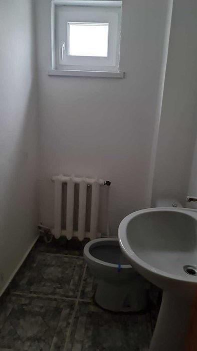 Închiriez Spațiu Comercial Piatra Neamț