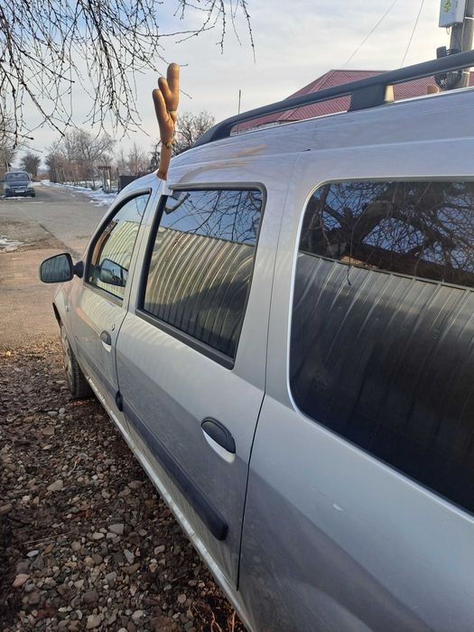 Vând Dacia Logan MCV 1.6