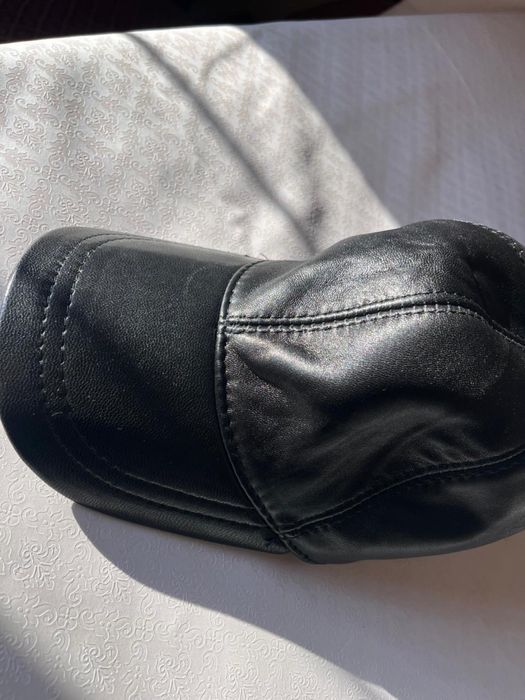 Продам кепку кожа