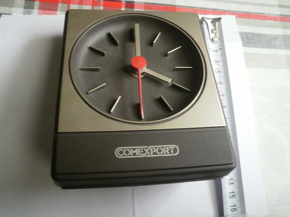 часовник- кварцов- настолен- немски- антика