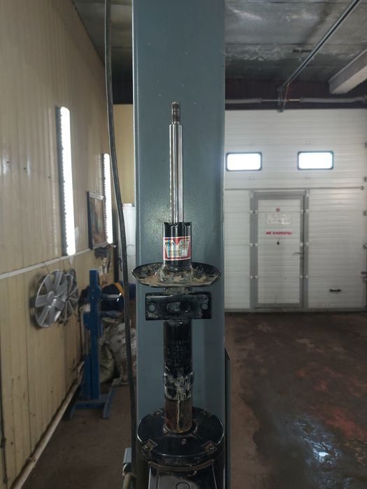 Амортизаторы новые  и б.у