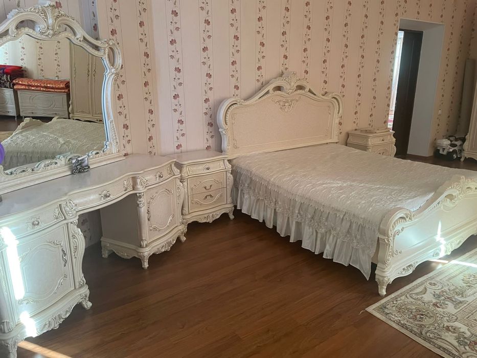 Спальный гарнитур