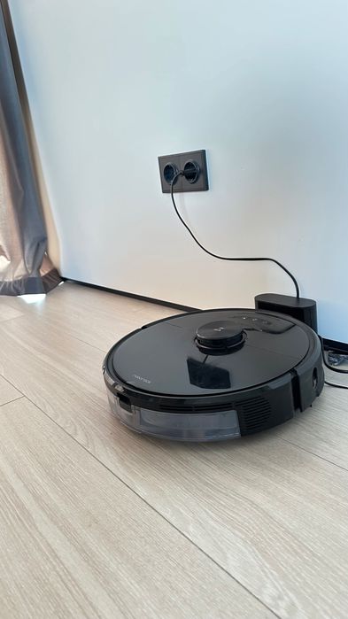 Робот пылесос roborock