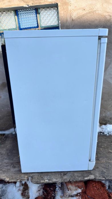 Морозилка Indesit