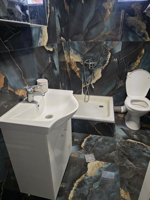 Închiriez casa la cheie