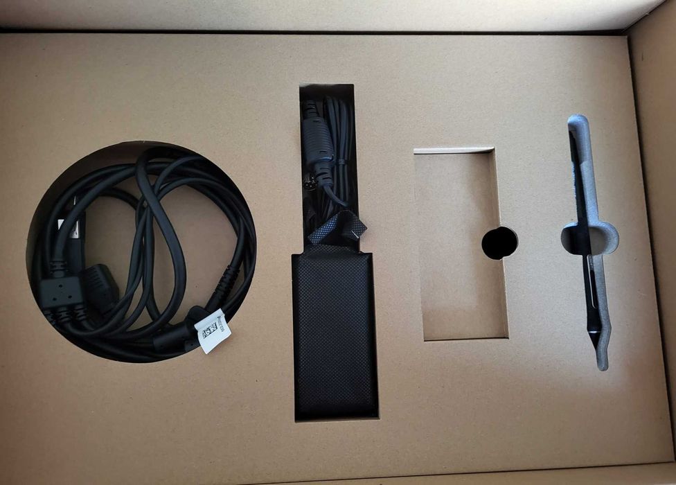 Tabletă grafică Wacom Cintiq 16 Full HD – Stare impecabilă
