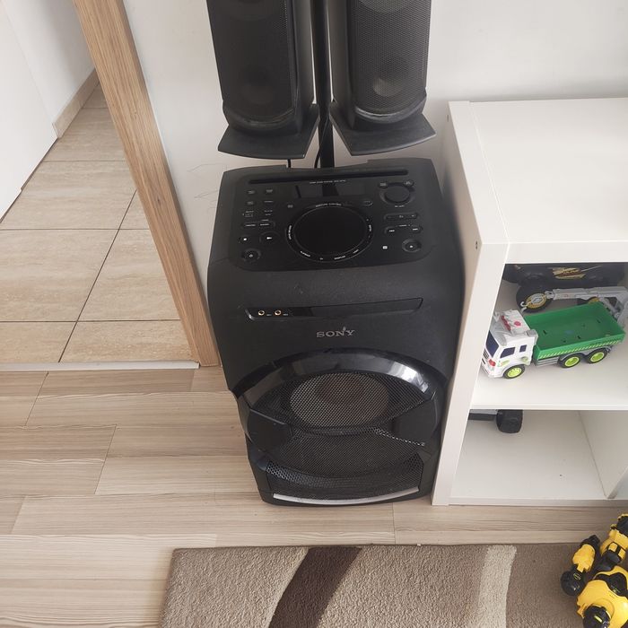 Vând boxa Sony bluetooth