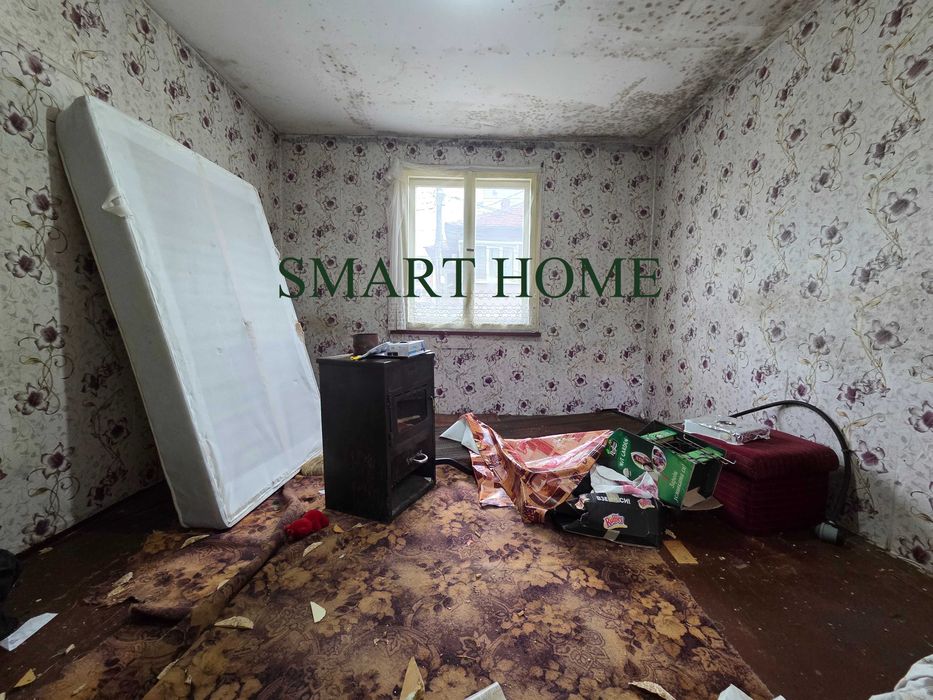 Едноетажна къща на гара Горна Оряховица!