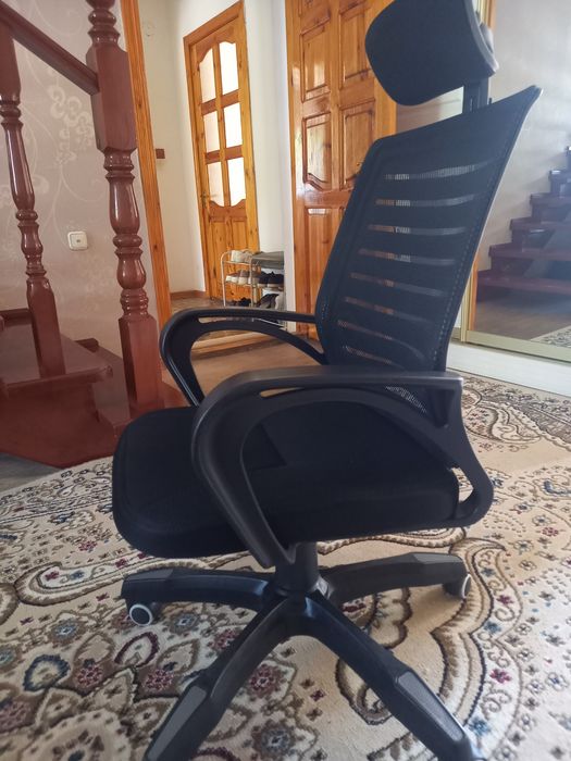Продам офисное кресло б/у