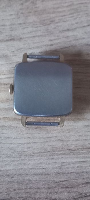 Продаются часы фирмы Заря.