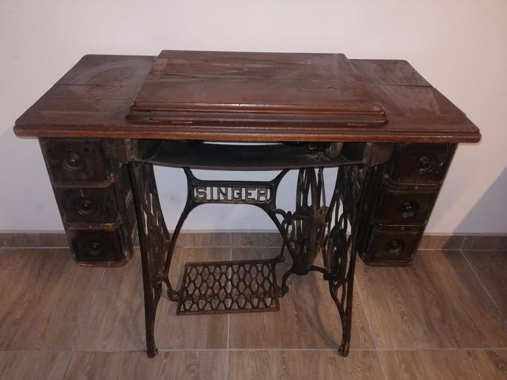 Masina cusut singer funcțională foarte veche