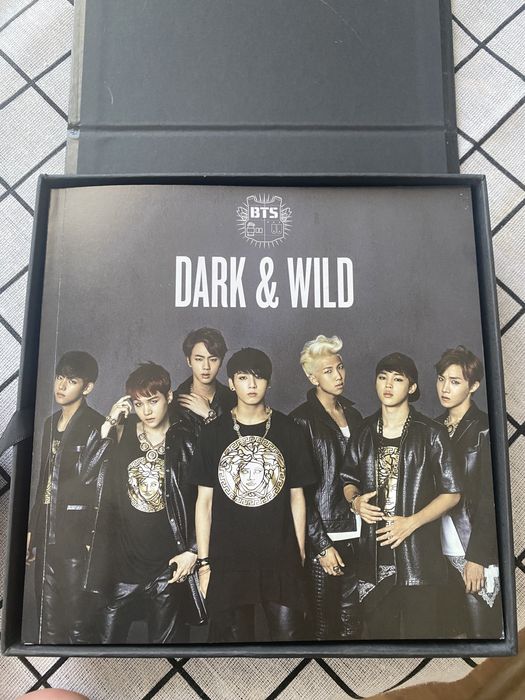 Албум на Bts - Dark & Wild
