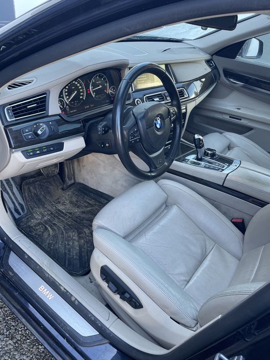 Vand BMW 750d XDrive Full Dotari Avariat Lovit