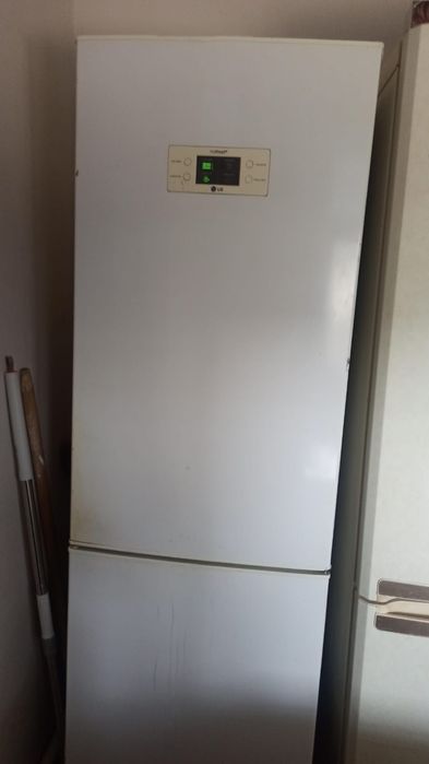 Холодильник LG..
