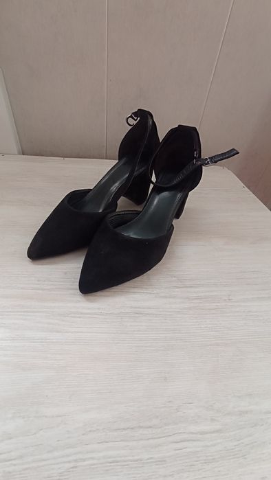 Ayollar uchun tufli