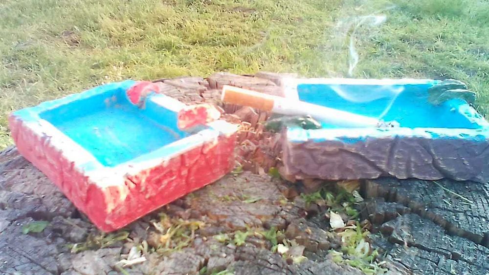 Пепелник за двама и няколко цигари