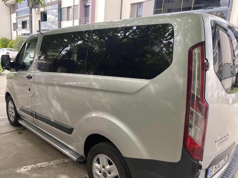 Închiriez auto 8+1 locuri Ford Tranzit Custom 2016