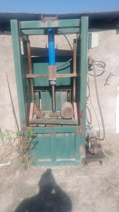 Прес для второстепенные сырио