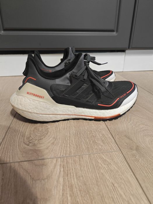 Маратонки adidas water repellent