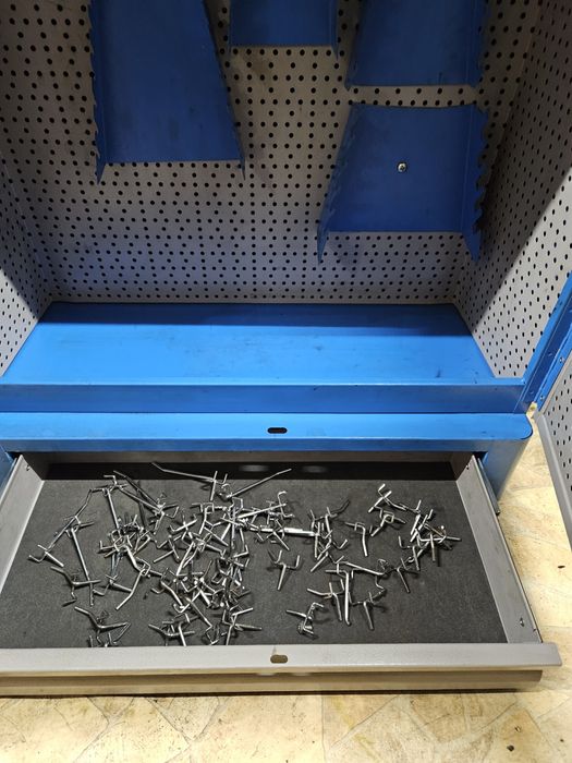 Dulap scule Unior cu doua uși și sertar