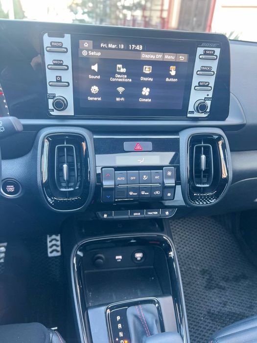 KIA Sonet FULL, 3000 км, почти новая, рассрочка без банка