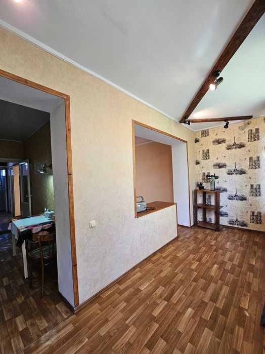 Полевая. Аэропорт. 3/3/4. 77-я серия. Венгерская.