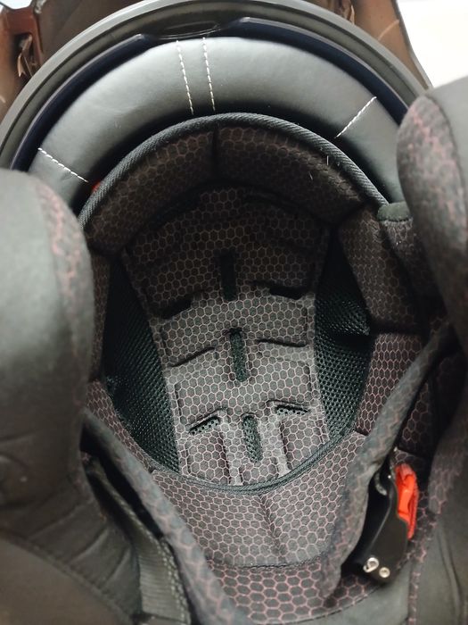 Продам фирменный оригинал из старых партий шлем