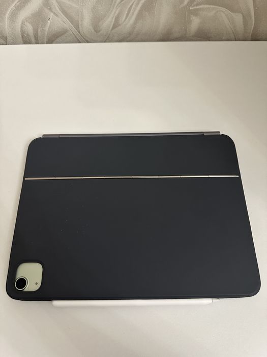 IPad Air M 1 в идеальном состоянии.