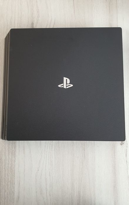 PS4 PRO 2 controllers