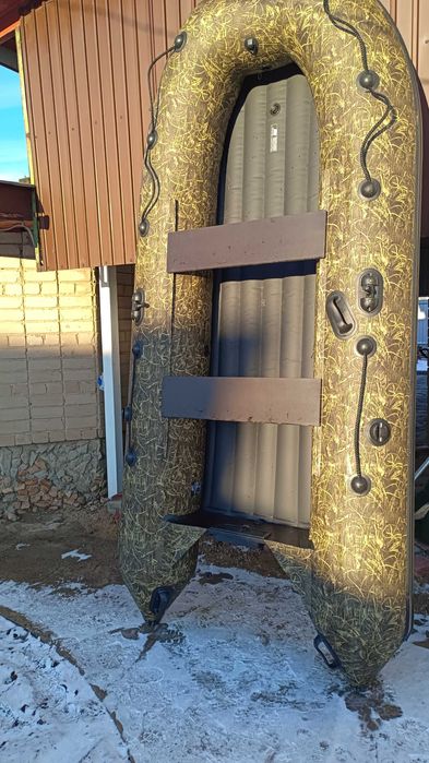 Продам лодку с мотором