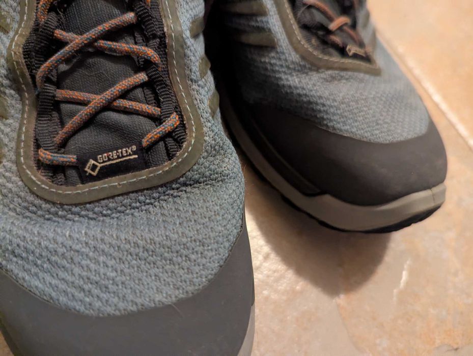 Дамски туристически обувки Lowa Gore Tex