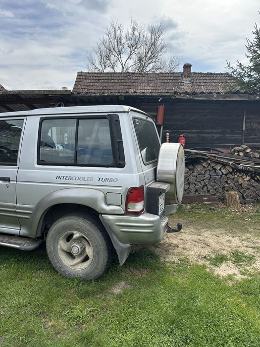 Vand  sau schimb cu diverse Hyundai  Galloper pot oferi diferenta