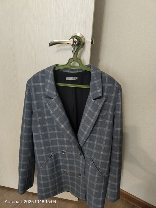 Продам 2 пиджака