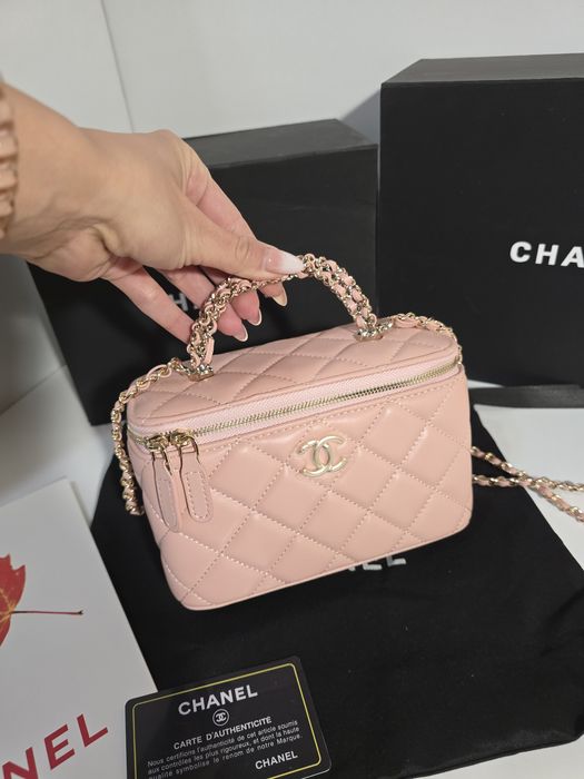 Налична чанта Chanel Vanity Case Pink