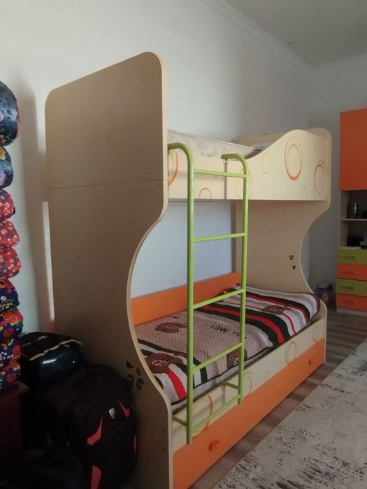 Детский двухярусный кровать