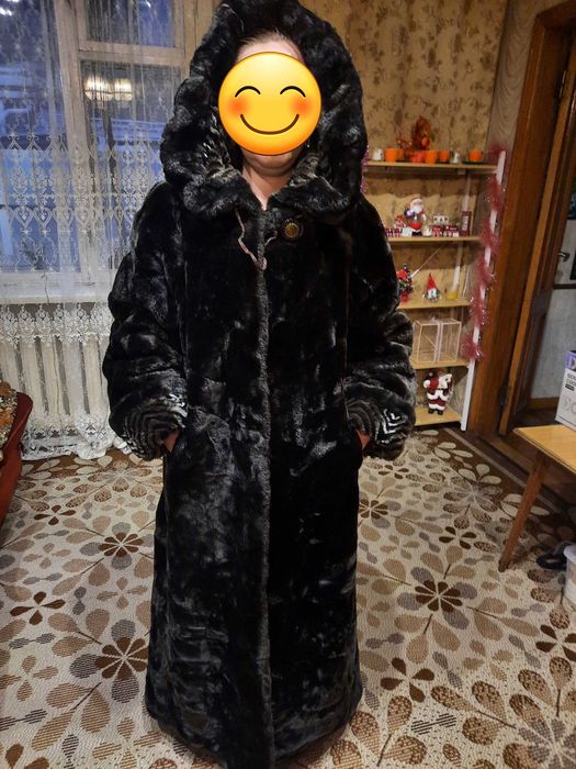 Продам шубу длинную