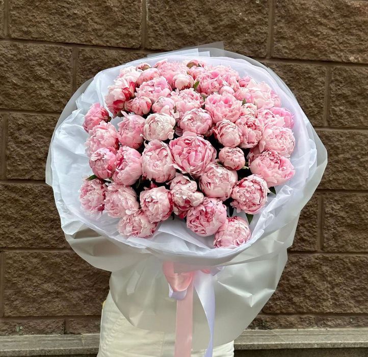 Пионы голландские, розы, хризантемы