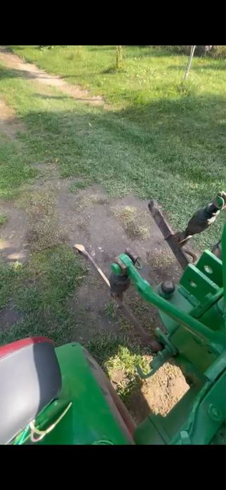 Tractor Holder A 12